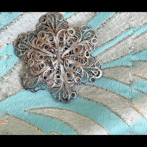 Jewelry - Vtg Hand made artisan intricate  Silver Mexican floral filigree pin 2” d…